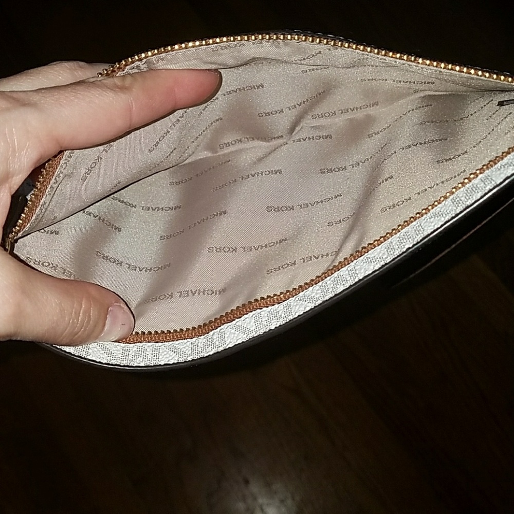 Clutch - Picture 5 of 5